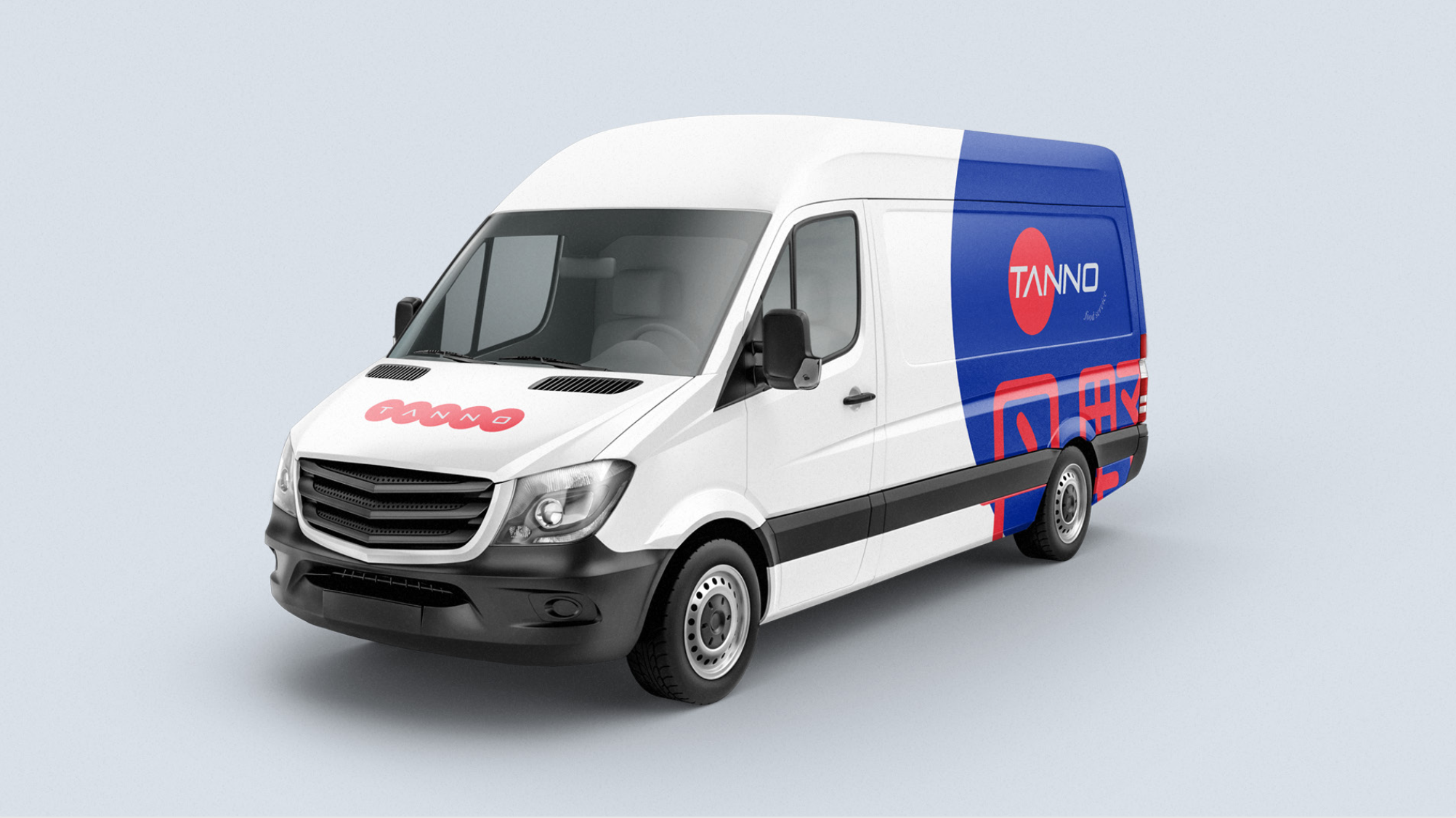 Van da TANNO com aplicação da marca em azul, vermelho e branco